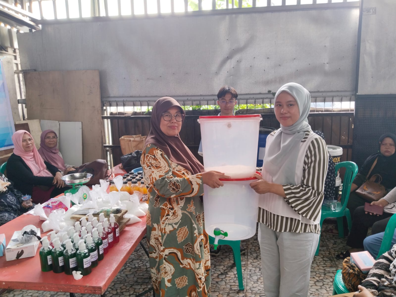 Kegiatan edukasi gizi di kelas